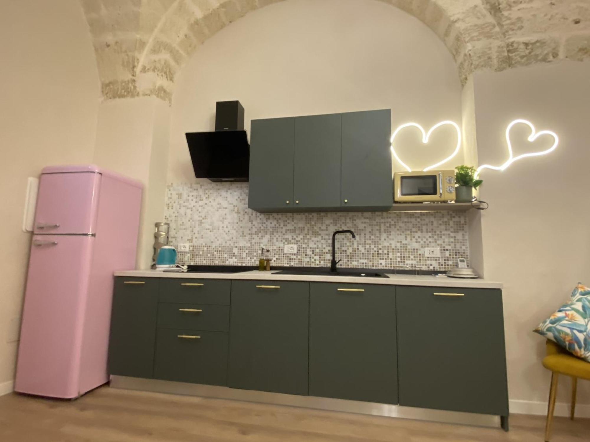 Quiet And Stylish - Center, Minutes To Station Apartamento